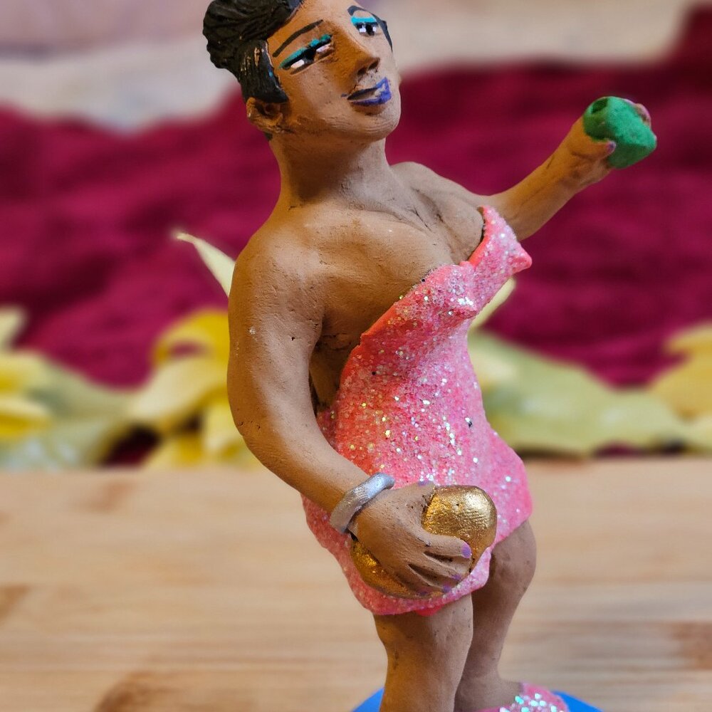 RARE VINTAGE OAXACAN LADY OF THE NIGHT CLAY SCULPTURE SIGNED BY ARTIST